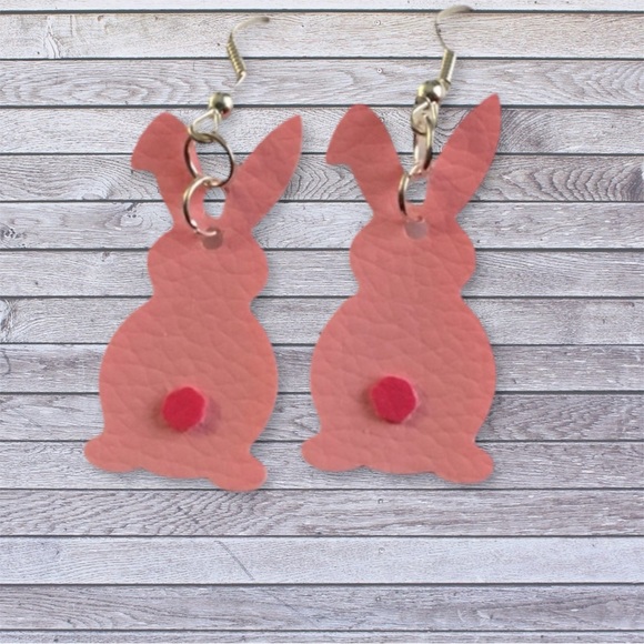 Jewelry - 2/$15 🦩 NEW faux leather pink bunny earrings